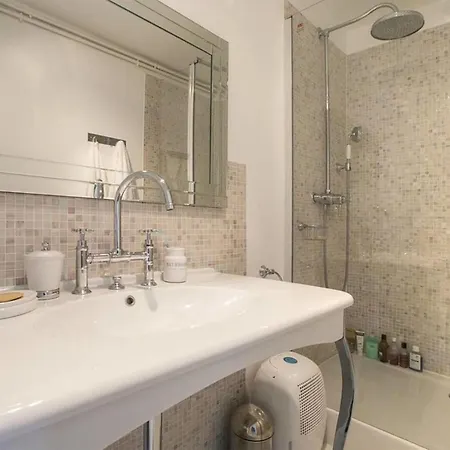 Apartmán Spacious Loft In The 6th Arr By Guestready